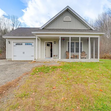 Ski, Hike And Boat Modern Bridgton Retreat